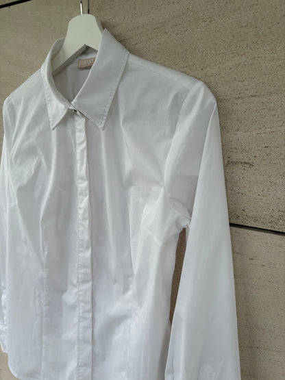 LIUJO. Camisa blanca botón joya