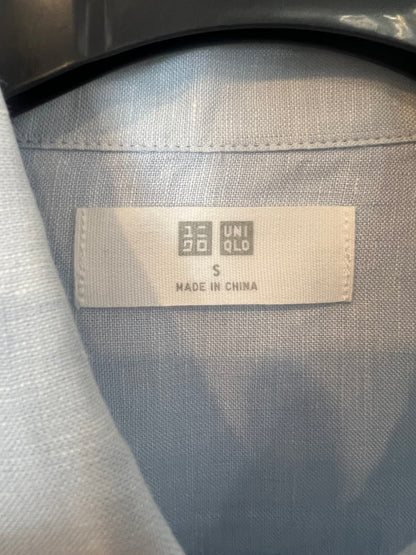 UNIQLO. Light blue heather linen shirt. TS