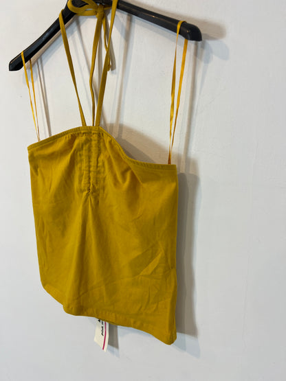 PINK WOMAN. top mostaza T.s