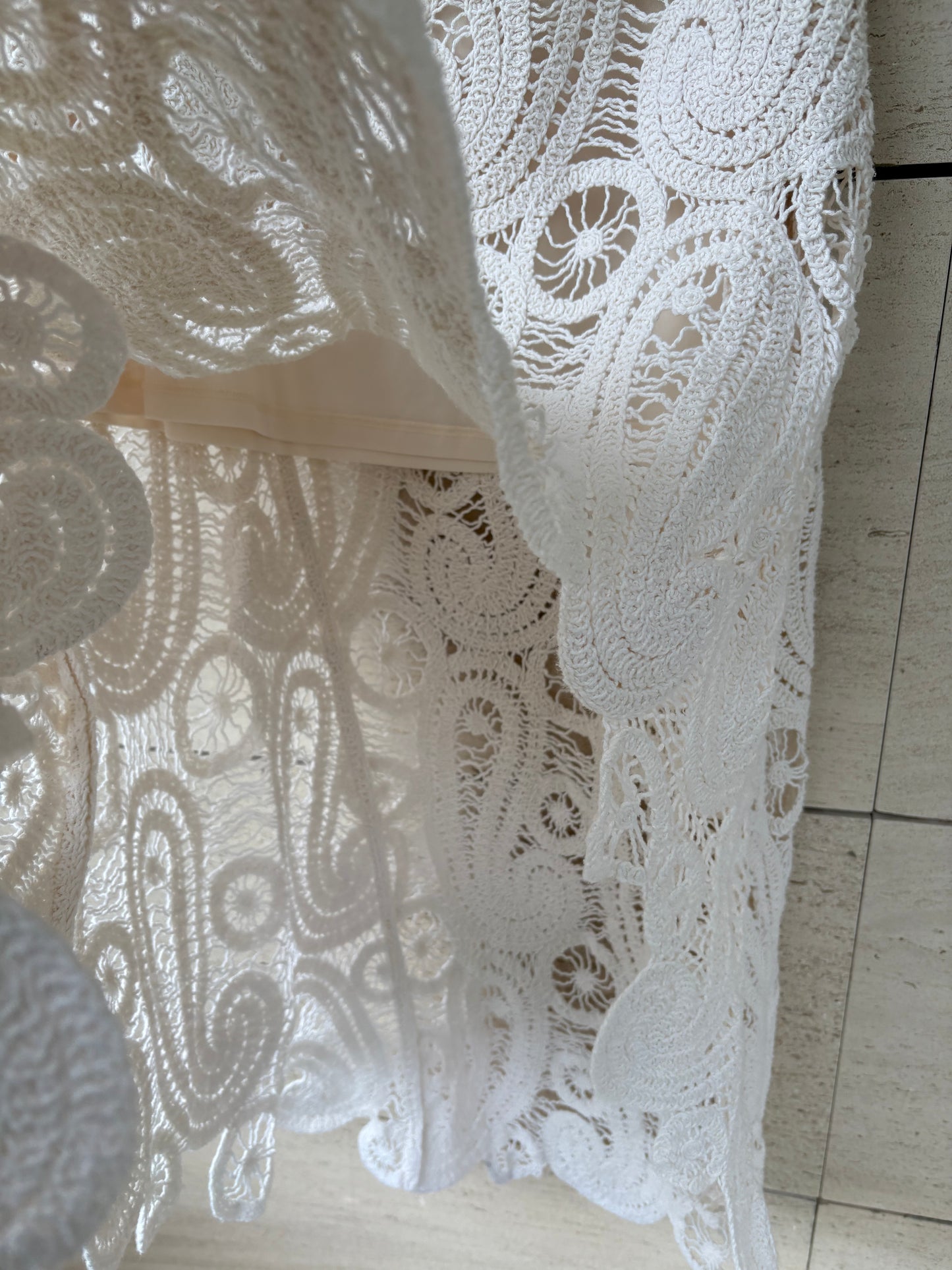 ZARA. Falda crochet asimétrica