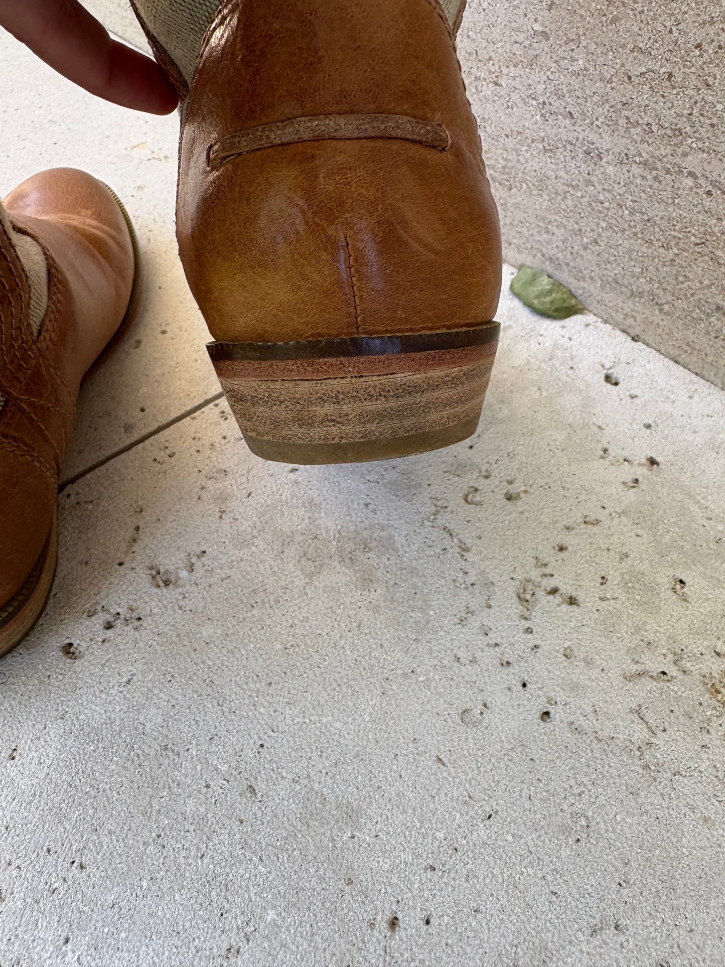 MASSIMO DUTTI. Botas altas doble textura. T 38