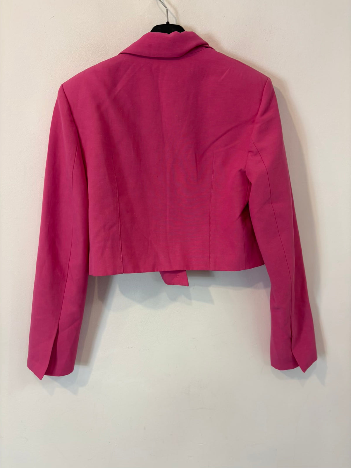 ZARA. Chaqueta rosa cropped. T M