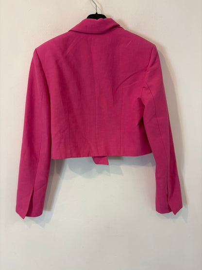 ZARA. Chaqueta rosa cropped. T M
