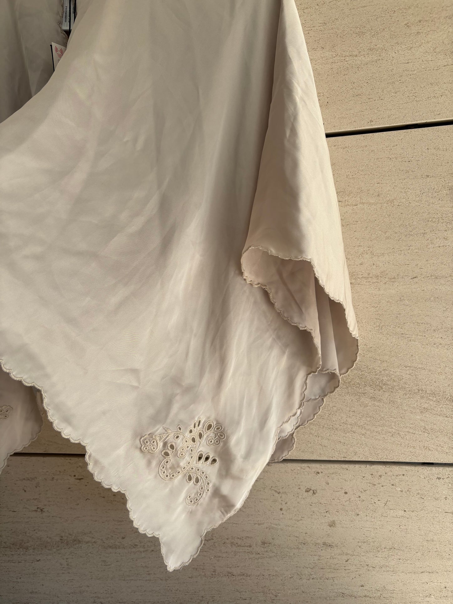 ZARA. Capa fluida bordados. T XS-S