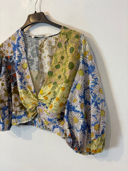 ZARA. Conjunto flores verde