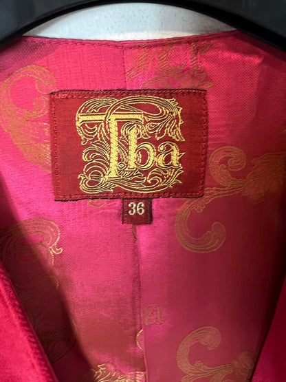 TBA. Chaleco terciopelo burdeos T.36