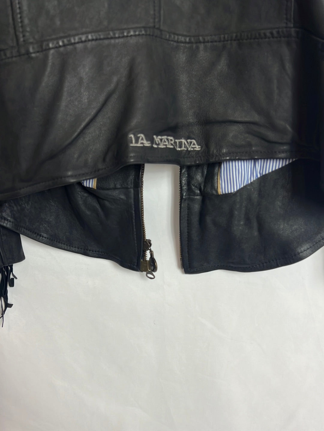 LA MARTINA. Chaqueta piel mangas flecos. T 3 (M/L)