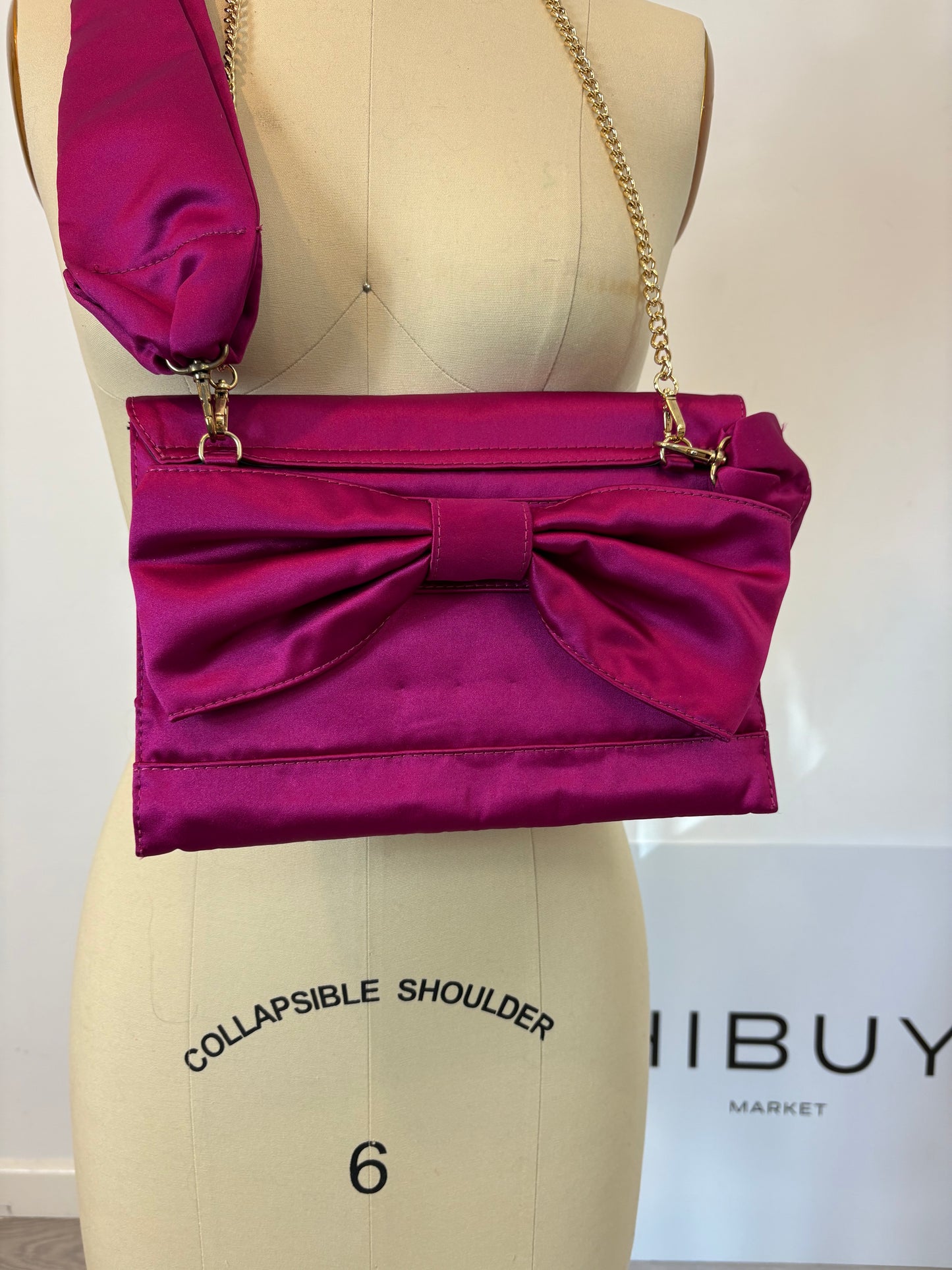 BEATRIZ ABELLAN. Bolso rosa satinado lazada