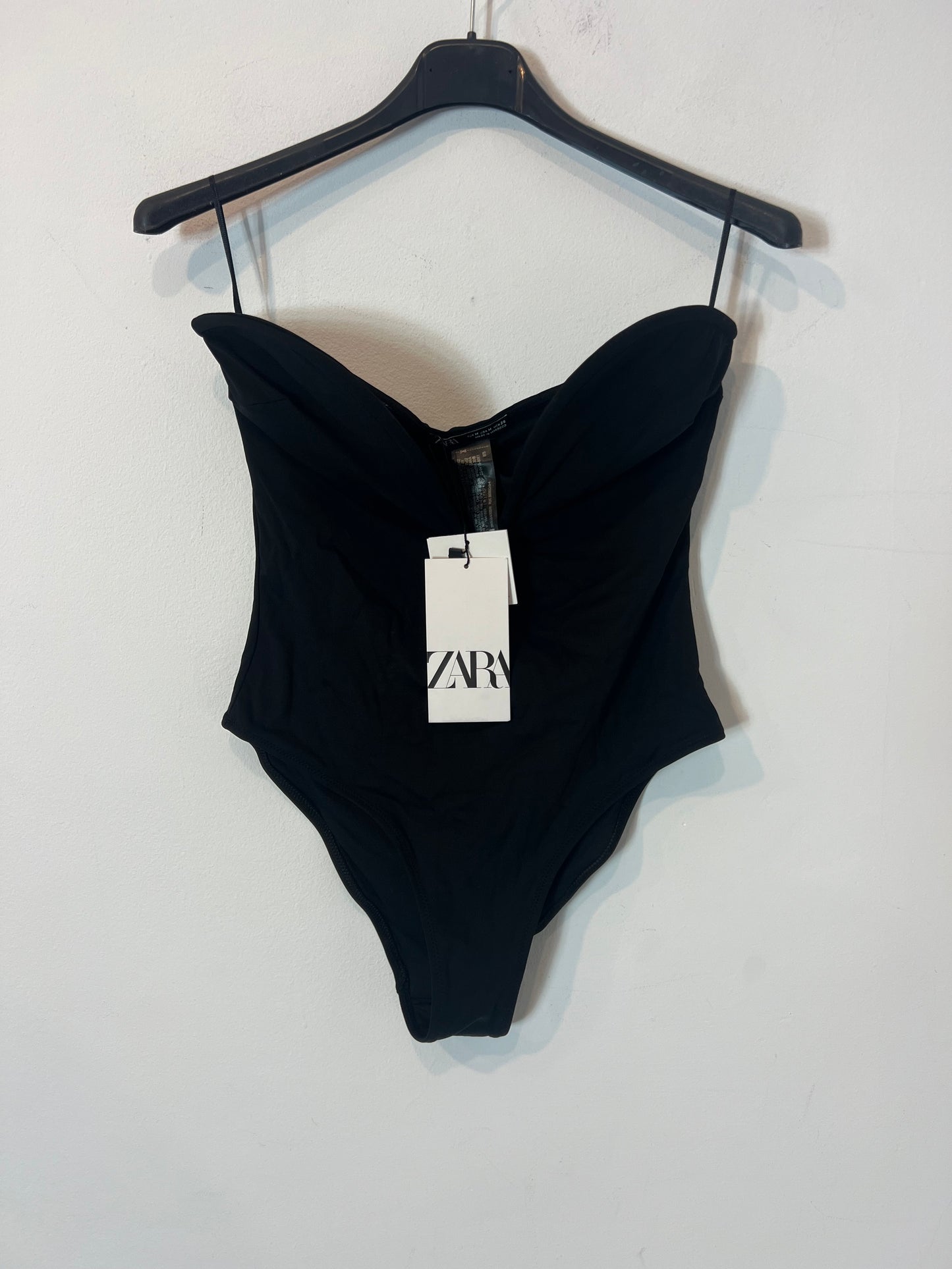 ZARA. Body negro ballenas. T M