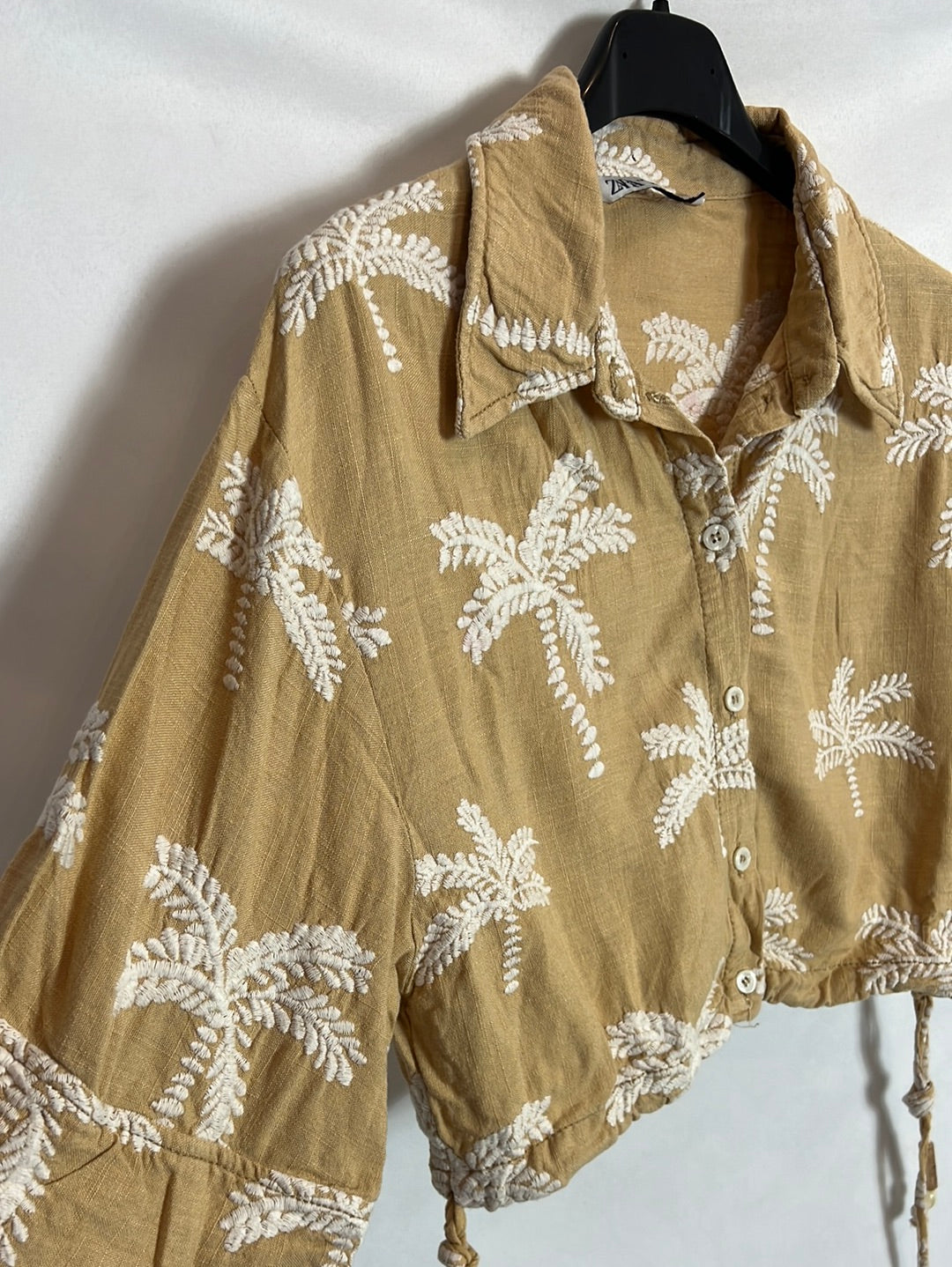 ZARA. Total look beige palmeras bordadas. T S