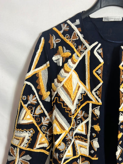 ZARA. Chaqueta azul bordados. T M