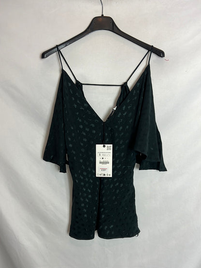 ZARA. Asymmetrical green satin top. TS