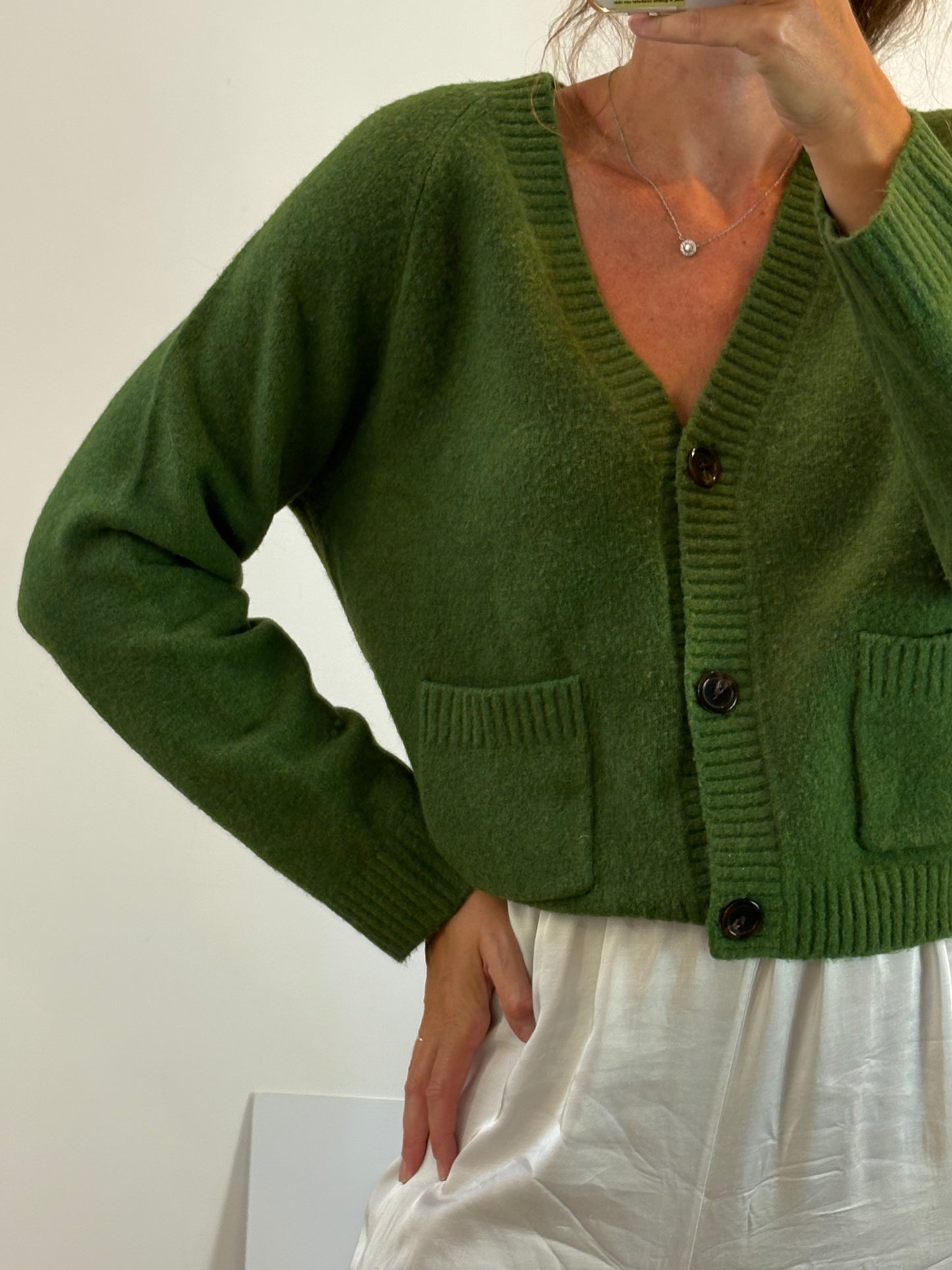 UNIQLO. Cárdigan verde punto suave. T S