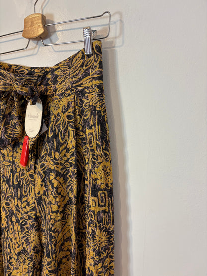 PANAMBI. Pantalón estampado fluido