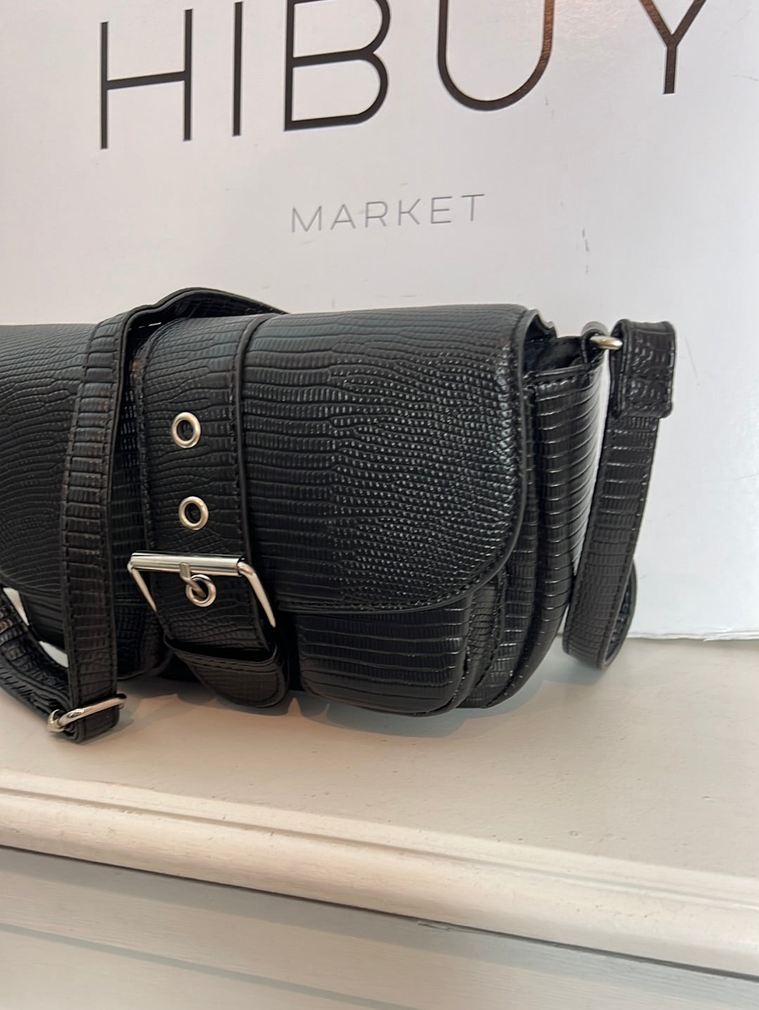 SINSAY. Bolso negro hebilla