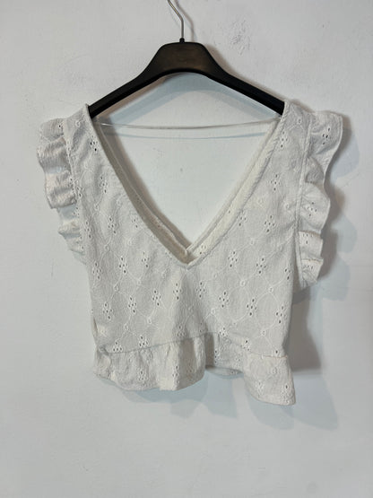 PULL&BEAR. Top blanco troquelado  T.s