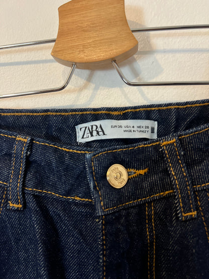 ZARA. Denim recto oscuro