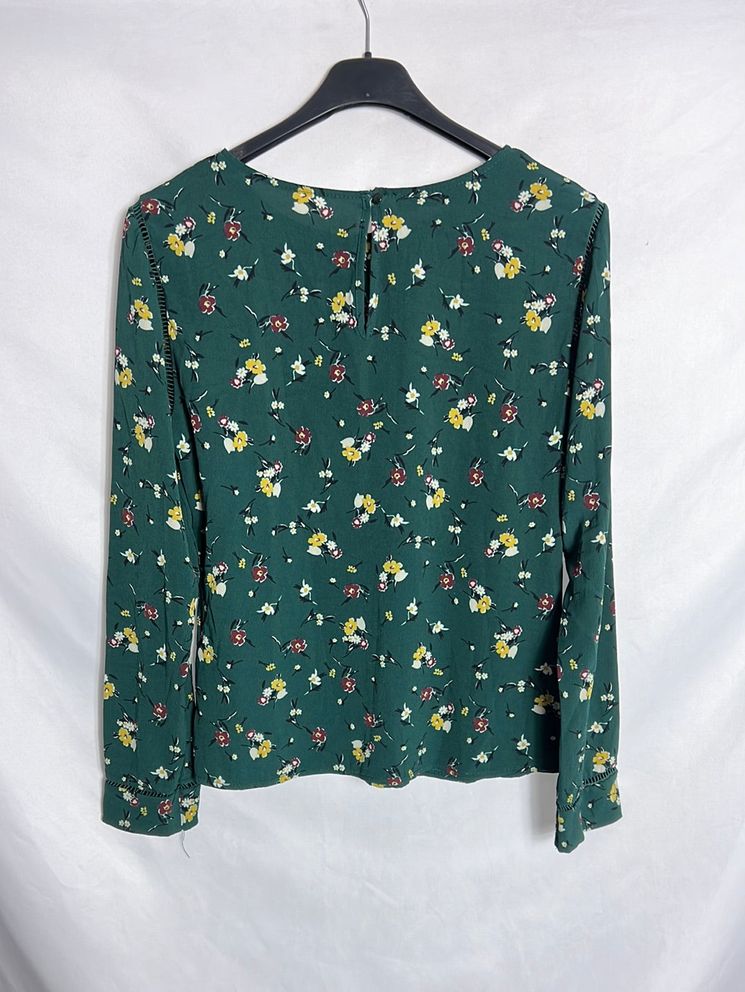 RINASCIMENTO. blusa verde flores. T M
