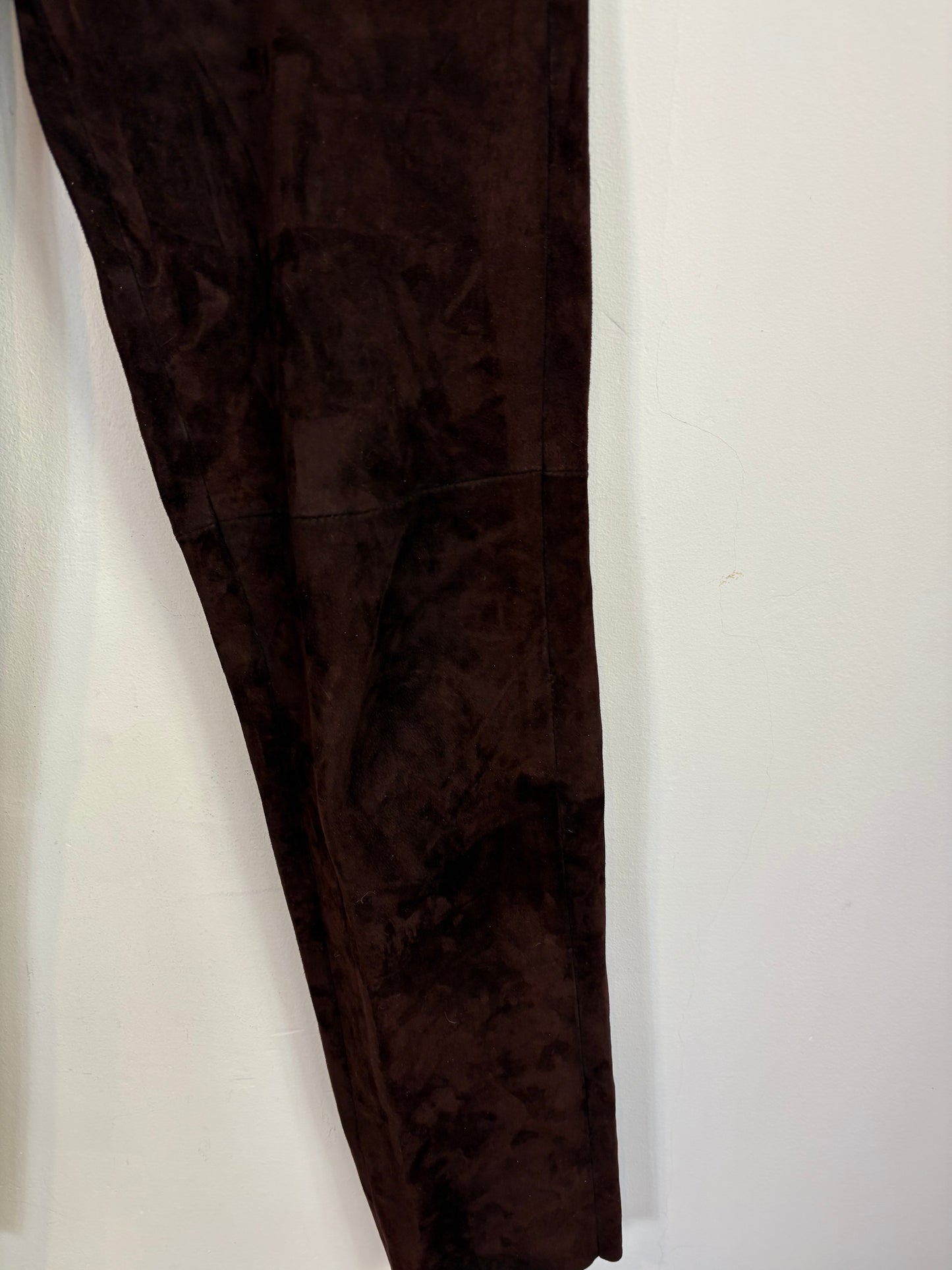 MON & PAU. Pantalón piel vuelta marrón chocolate