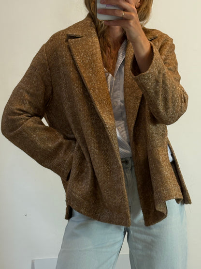 THE NEW SOCIETY. Chaqueta camel espiga lana aberturas
