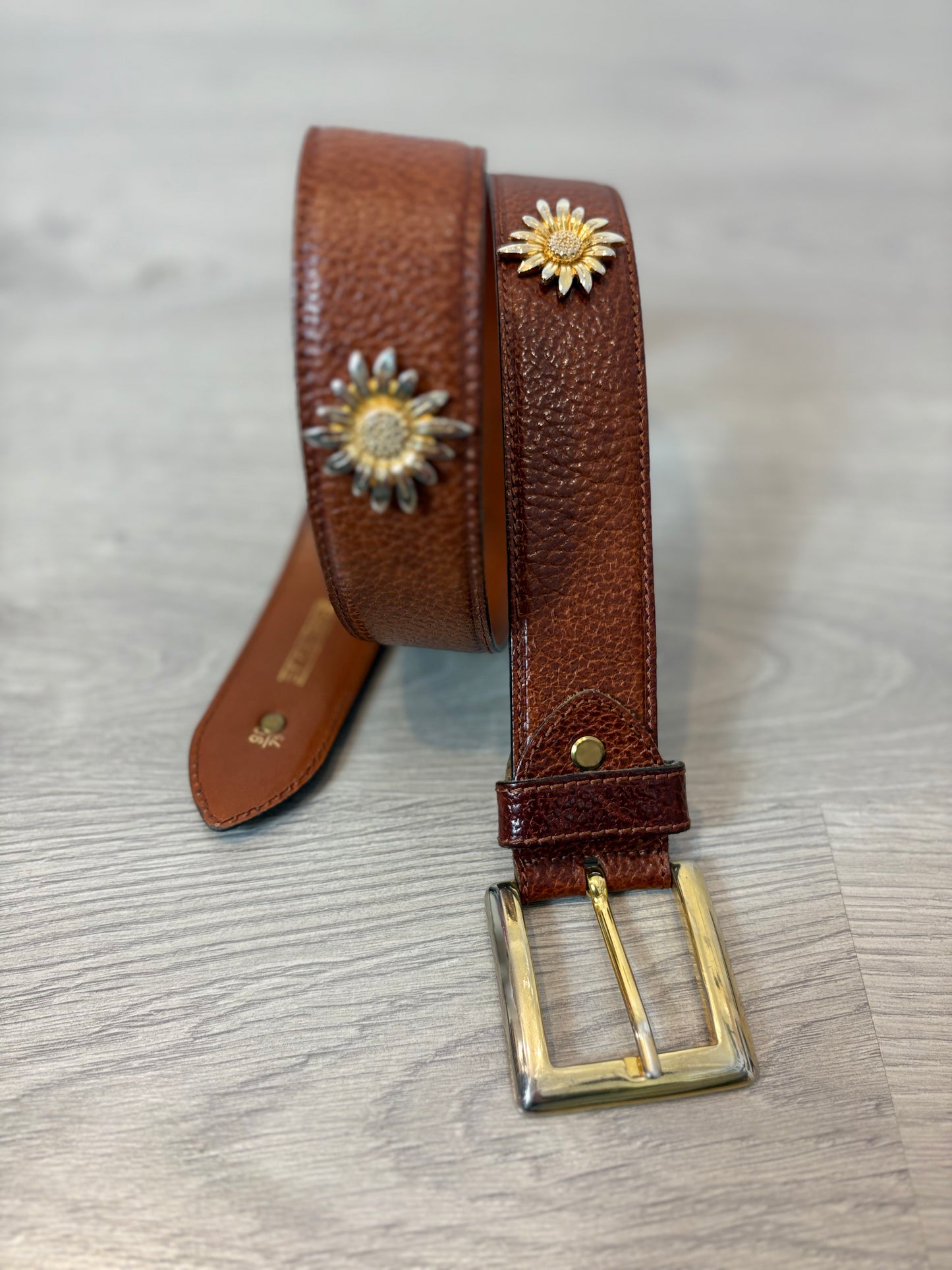 ST. GEORGE. Cinturón marrón piel girasoles