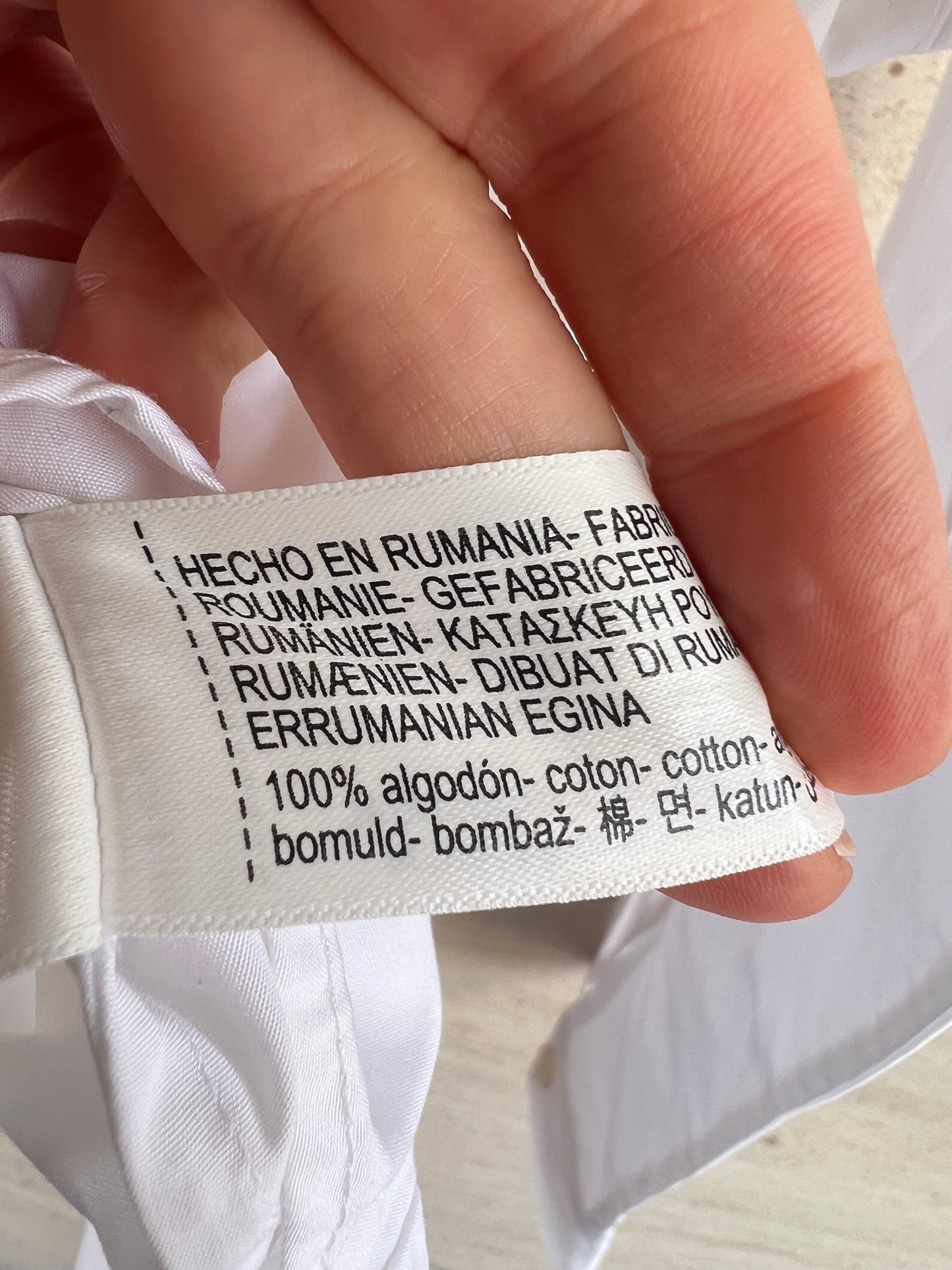 MASSIMO DUTTI. Camisa blanca bolsillo. T XS