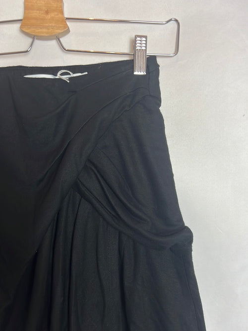 IRO. Falda midi negra asimétrica elástica . T 36