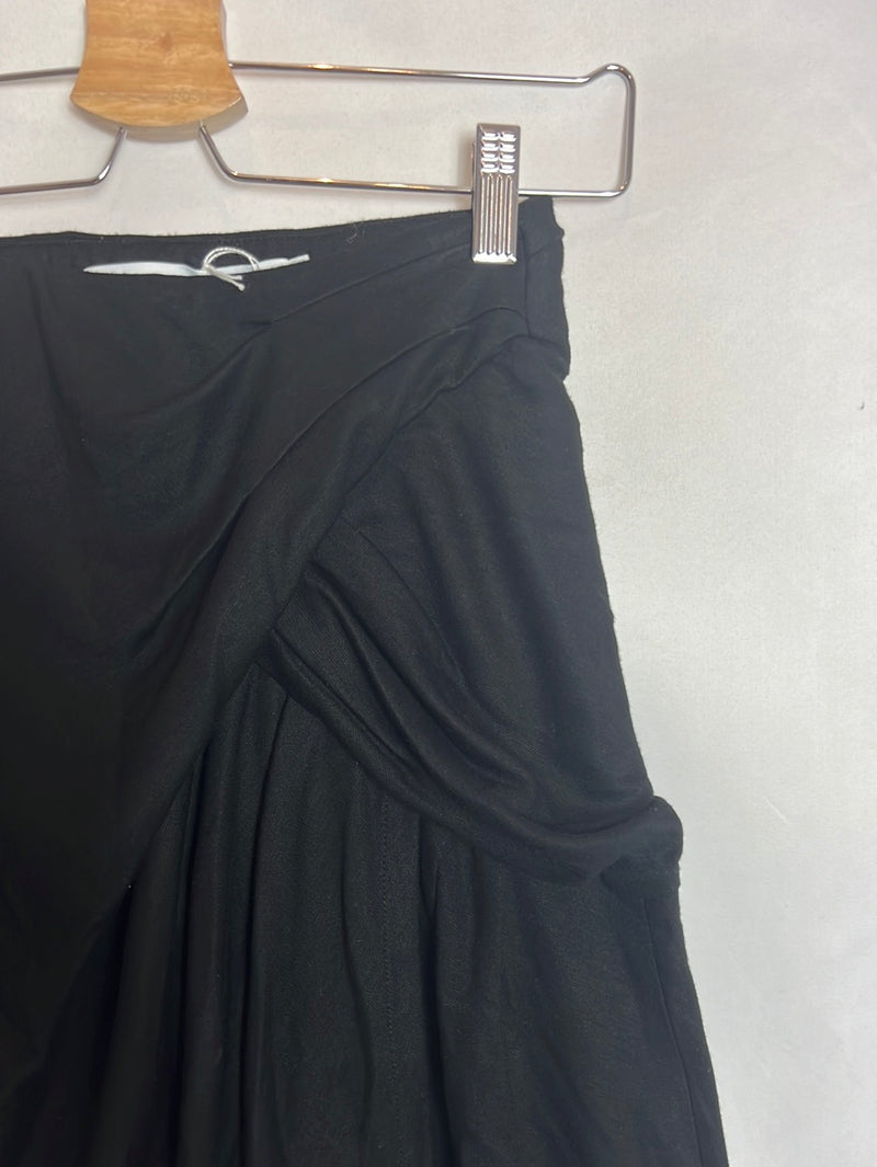IRO. Falda midi negra asimétrica elástica . T 36