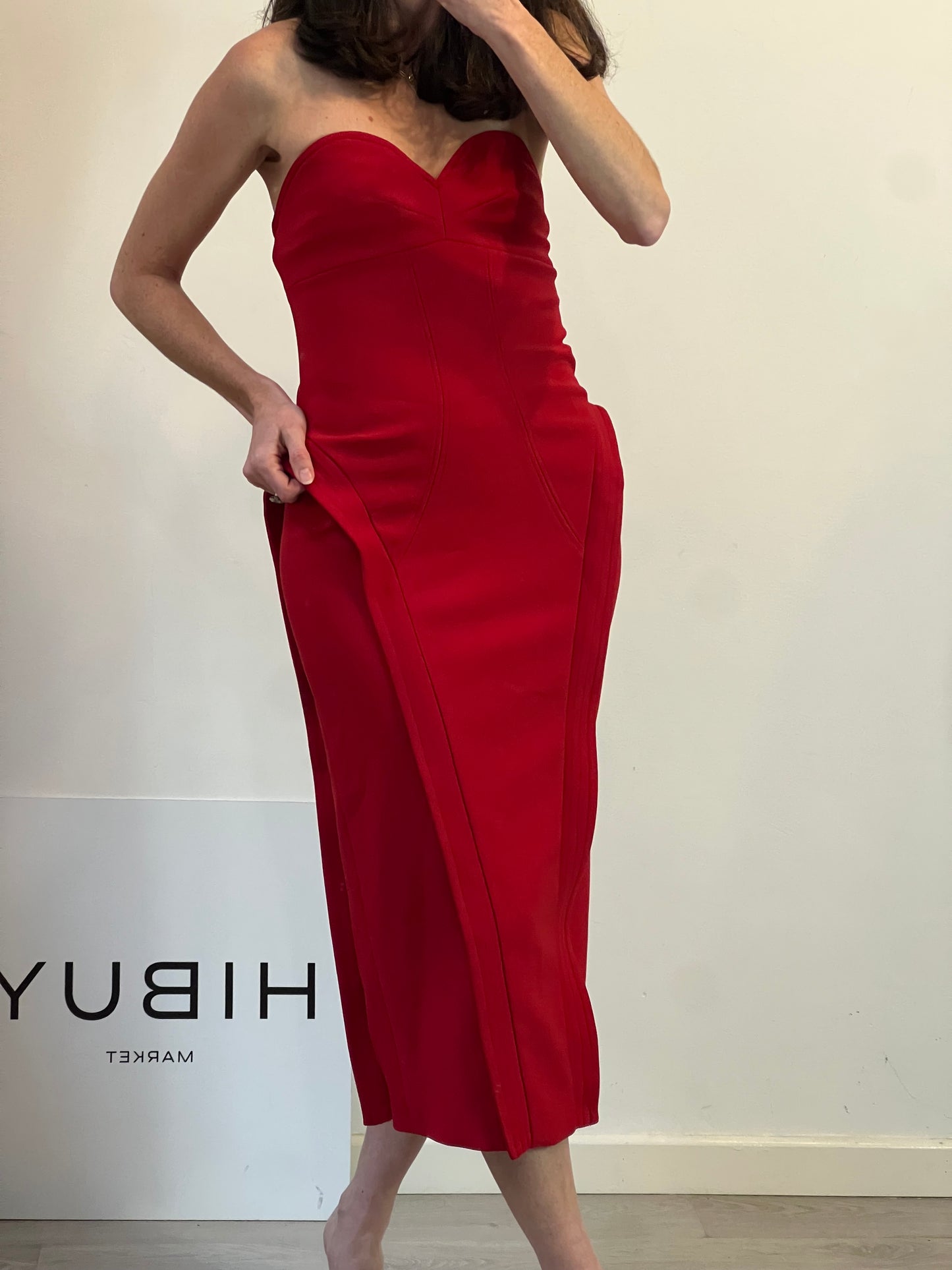 ZARA. Vestido rojo midi costuras