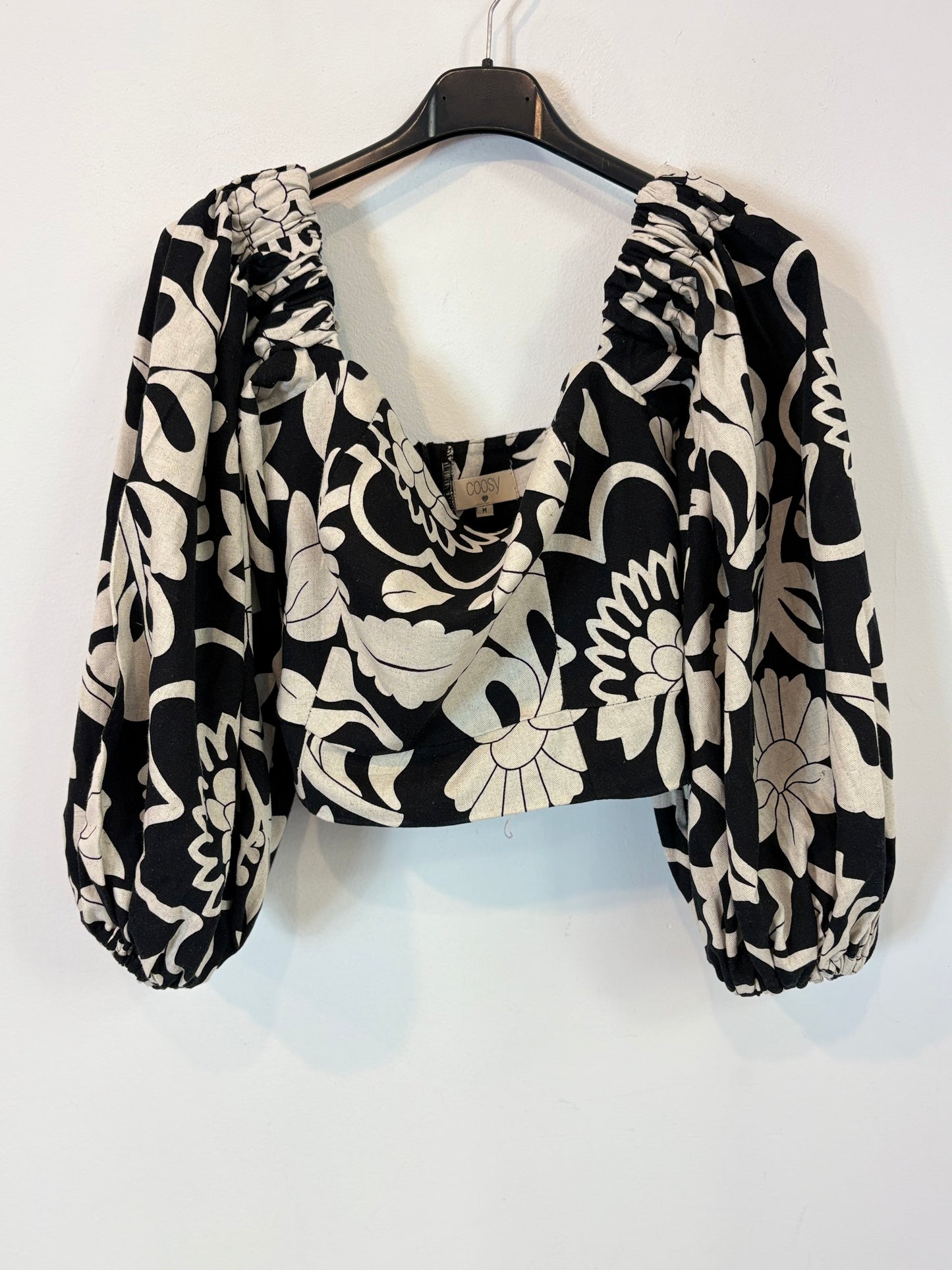 COOSY. Conjunto top y falda pareo negro y beige. T M