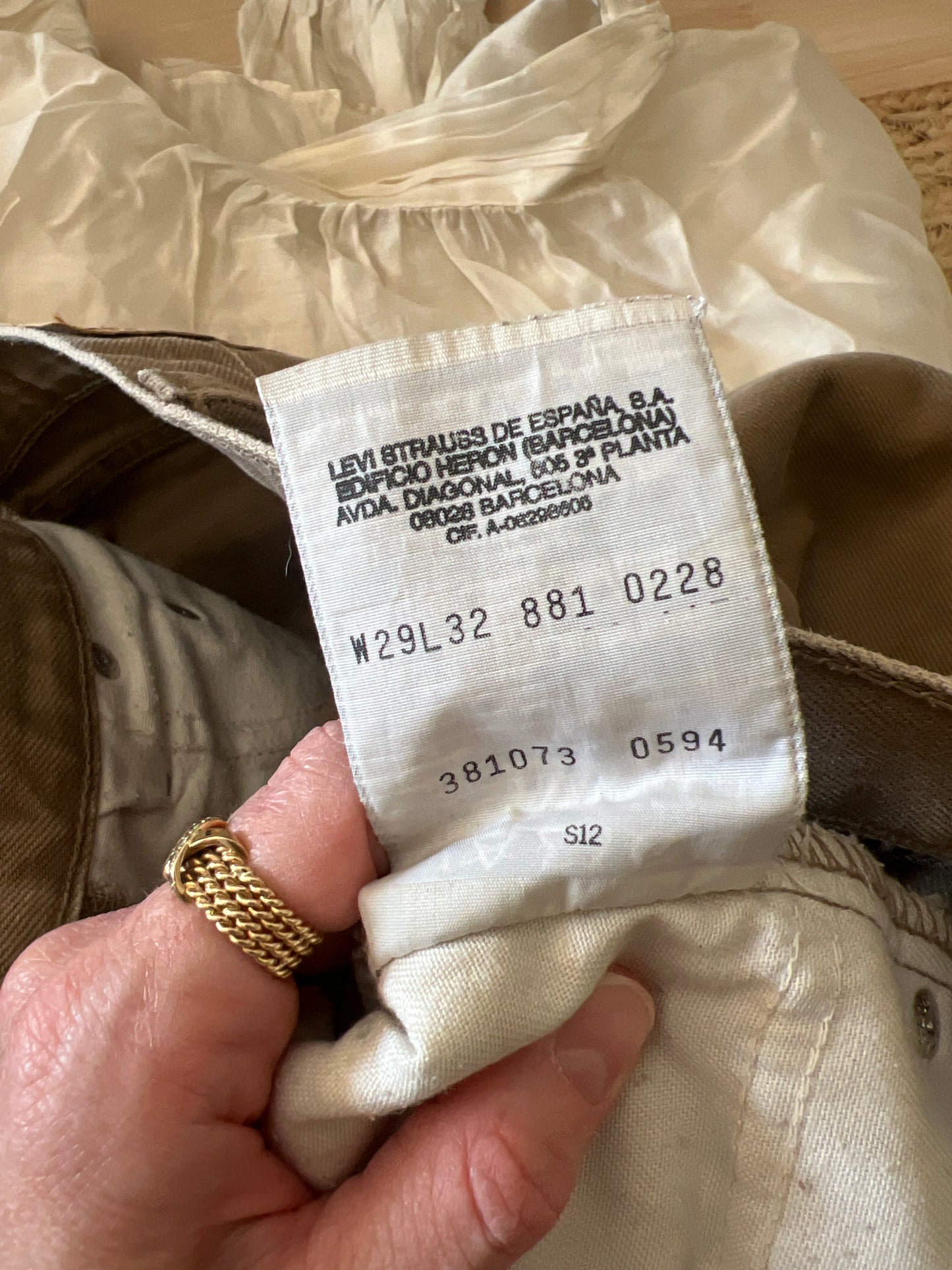 LEVI’S. Pantalón denim marrón T.29(36)