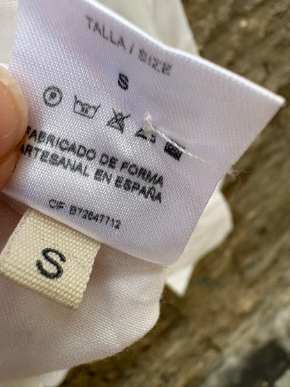 DELUEM. Camisa blanca detalle cuello