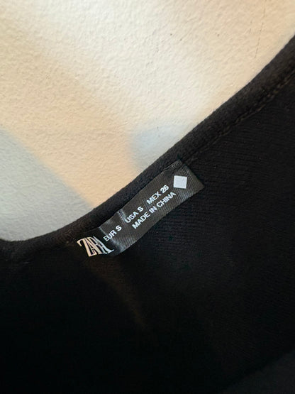 ZARA. Top negro punto elástico. T S