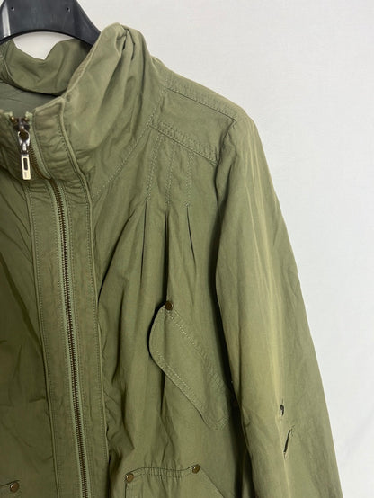 MANGO. Parka verde fina T.m