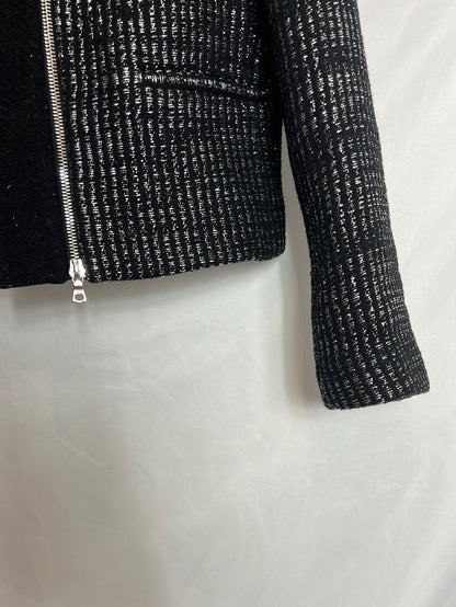 SANDRO. Chaqueta negra hilos plateados