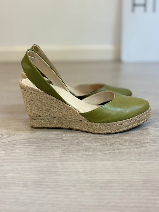 MINT & ROSE. Alpargata piel verde cuña media. T 40