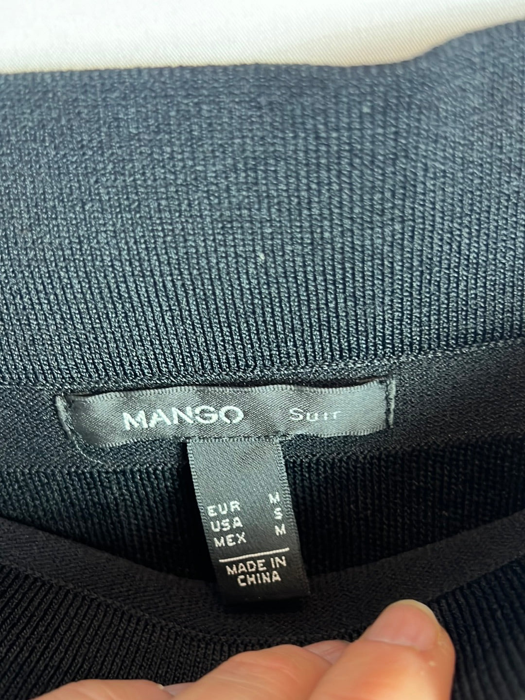 MANGO. Falda negra punto T.m