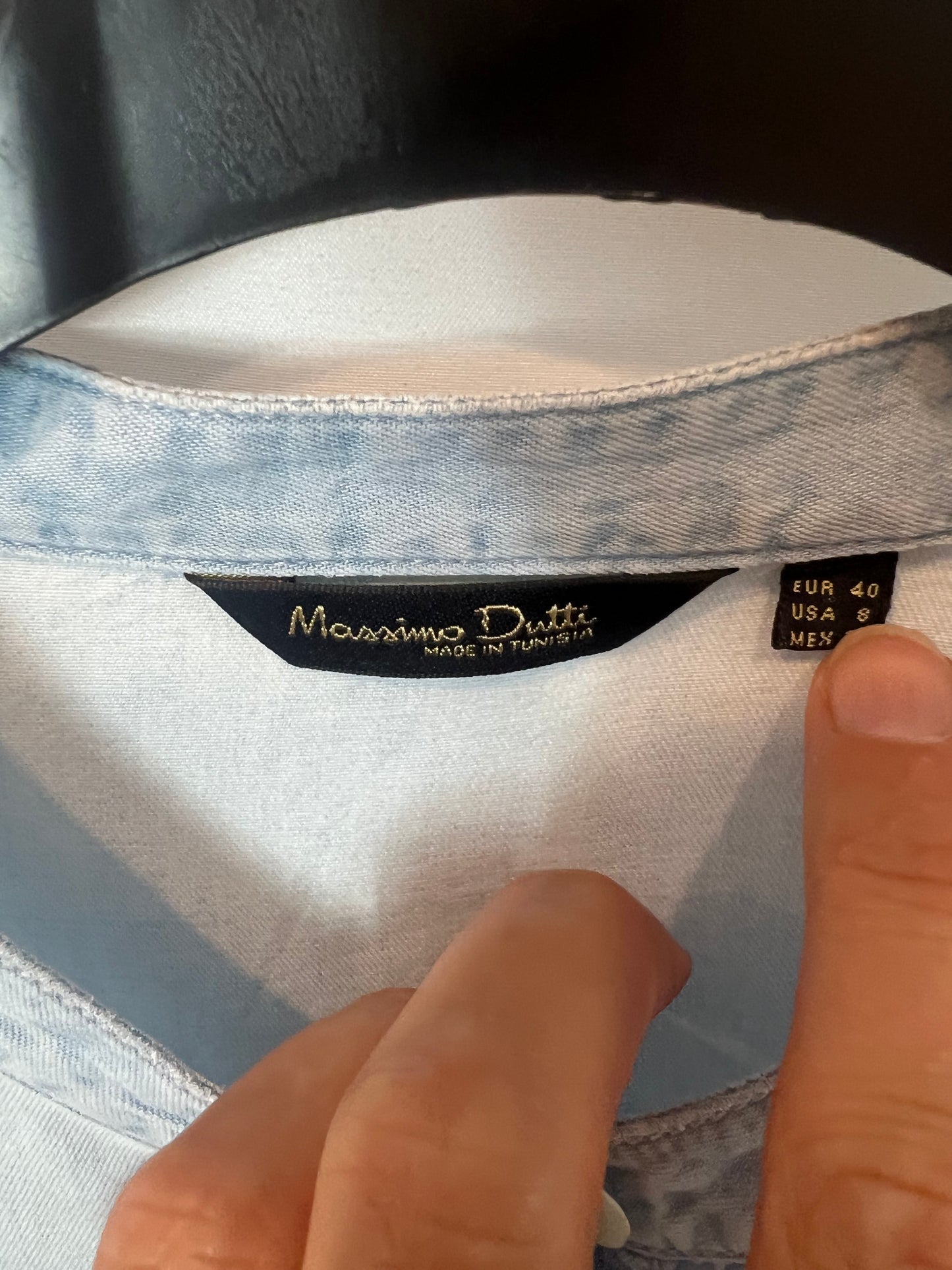 Massimo Dutti. Flowy denim blouse. T 40