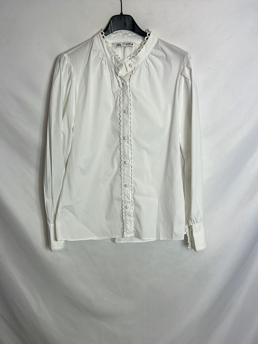 ZARA. Blusa blanca detalles. T XS (S)