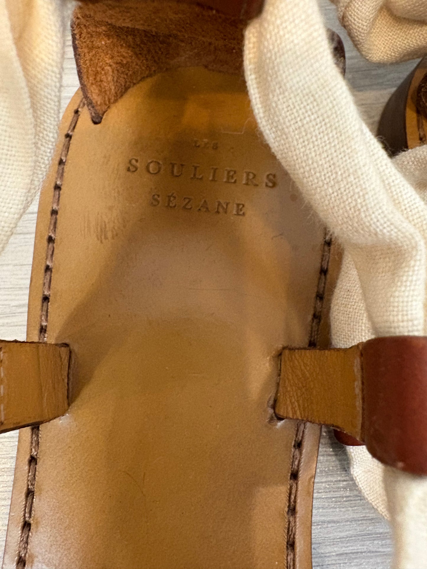 SEZANE. Sandalia plana tiras