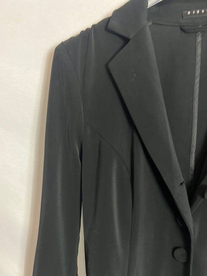 SISLEY. Blazer negra ajustada. T M