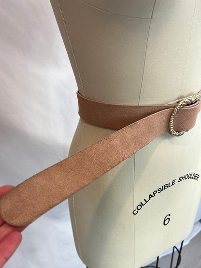 SEZANE. Cinturón rosa piel T.90