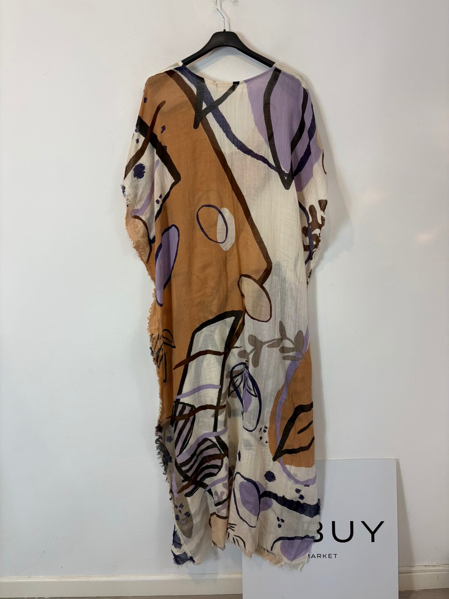 AWALE STUDIO. Vestido largo estampado estilo caftán