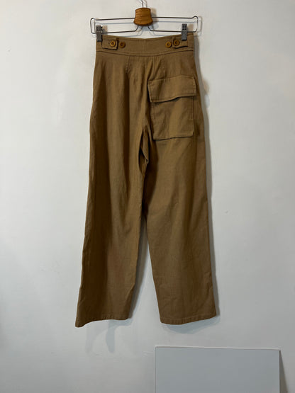 COS. Pantalón ancho camel