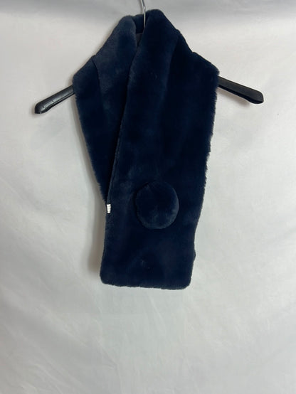 OTRAS. Cuello pelo azul