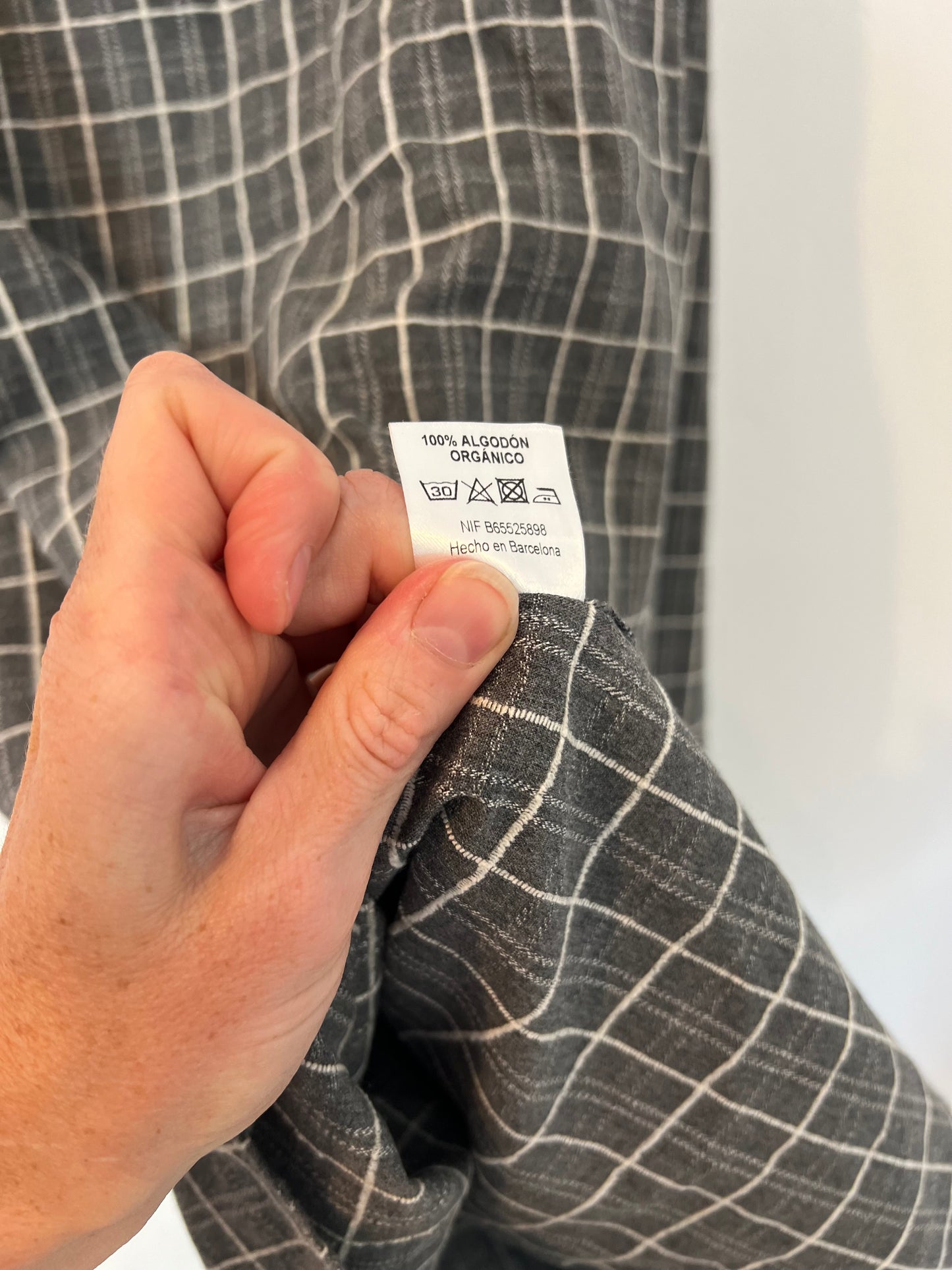 CLOTILDE SEMILLOSA. Falda midi gris cuadros T.m