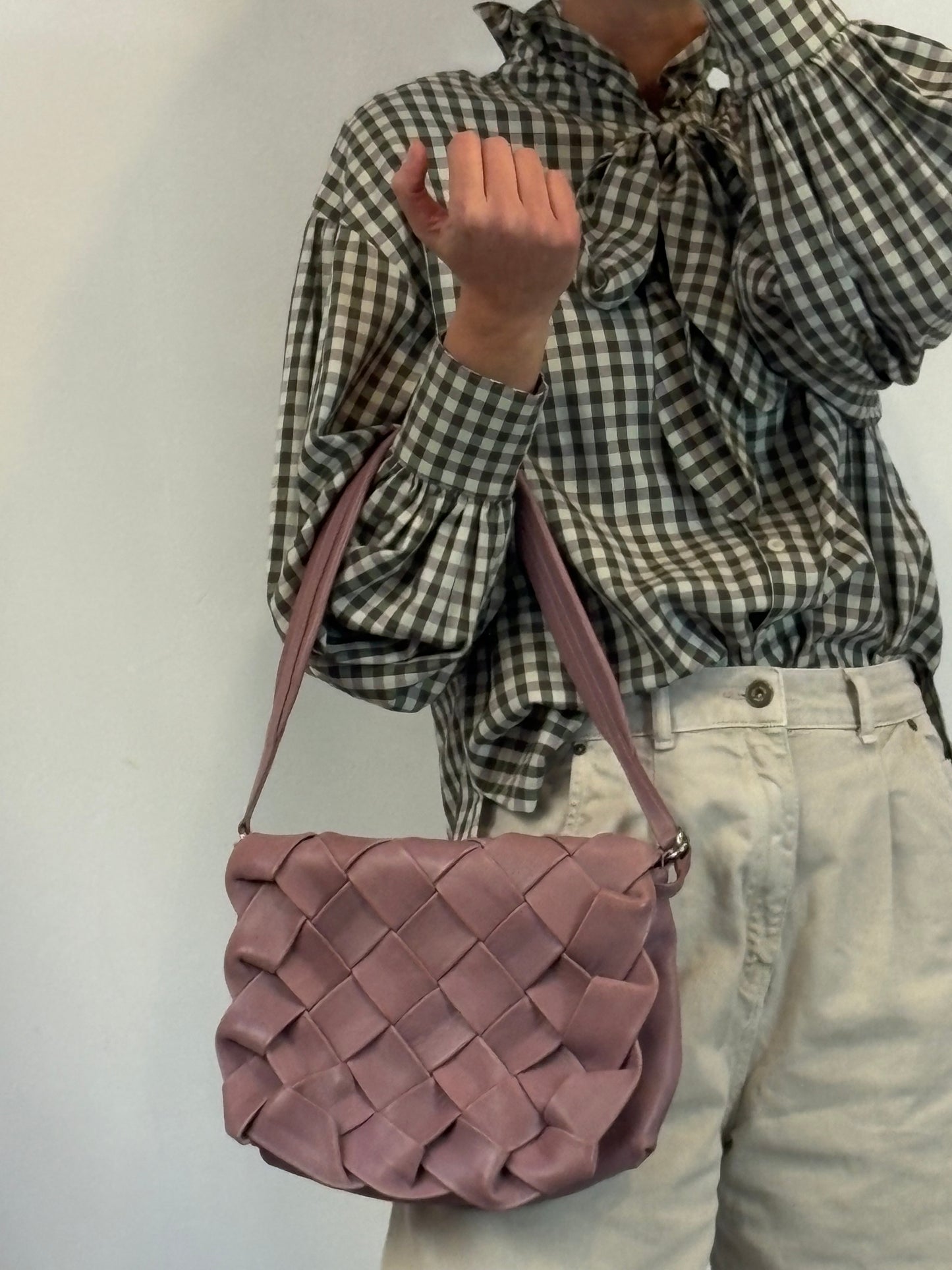 MALABABA. Bolso rosa palo trenzado