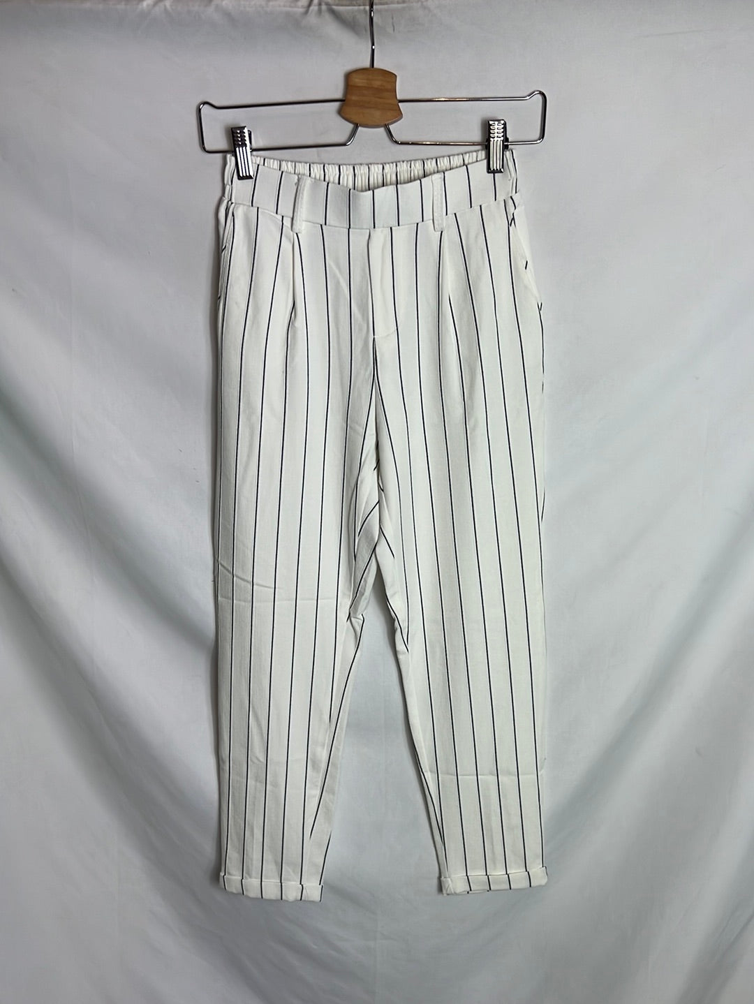 BERSHKA. White striped flowing trousers. TS