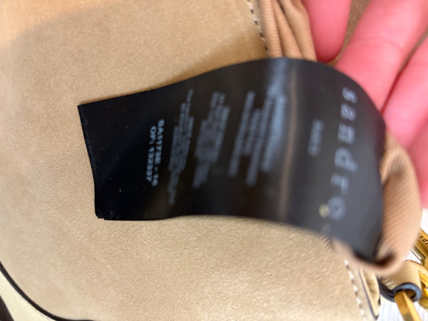 SANDRO. Bolso beige piel doble textura