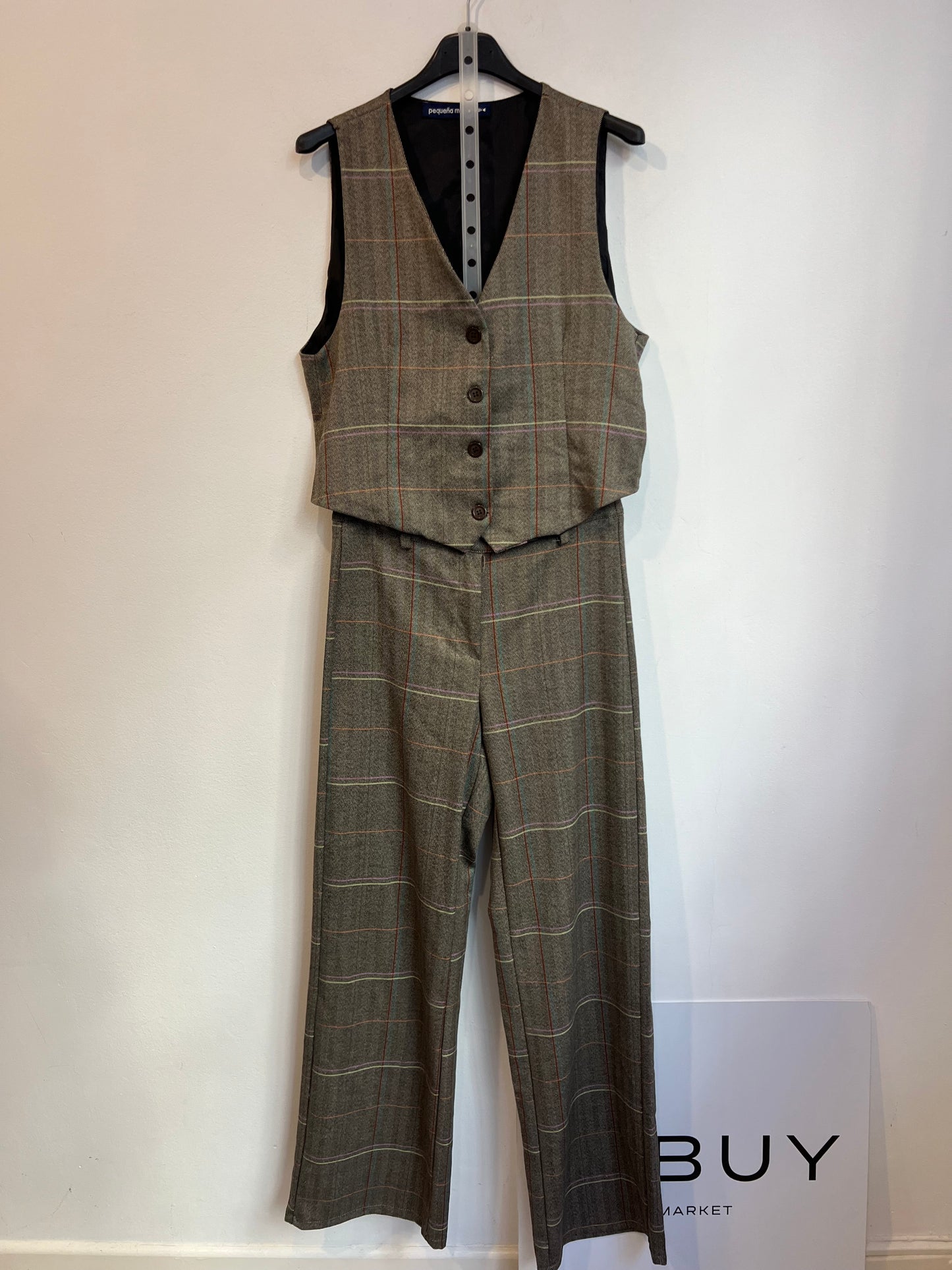 PEQUEÑA MOMA. Total look pantalón y chaleco cuadros. T S/M